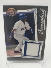 2001 Donruss Class of 2001 Tony Gwynn Scrapbook Patch #ed 198/500