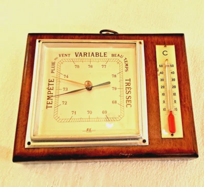 ANCIEN THERMOMETRE  BAROMETRE  EN BOIS  ANNEES  1950 1960 - Photo 1/3
