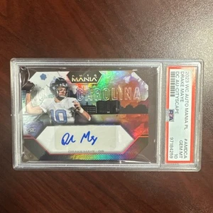 2023 Wild Card Auto Mania Die-Cut Drake Maye Paesaggio urbano - PSA 10 - Foto 1 di 3