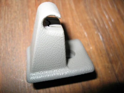 GMC YUKON 1995-1999 OEM GRIS clip para parasol (1) + tornillo OEM Foto 1 de 4