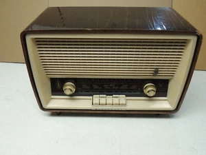 VINTAGE BLAUPUNKT RADIO - Picture 1 of 9