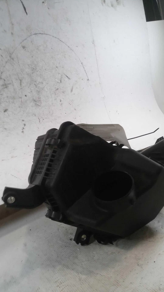 Hyundai Genesis 2015 conjunto de filtro de aire de 3,8 L fabricante de equipos originales usado 68 k millas negro Foto 1 de 4