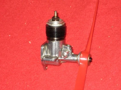 NEW VINTAGE OK CUB 074 .074 GLOW MODEL AIRPLANE ENGINE wPROP - Image 1 of 4