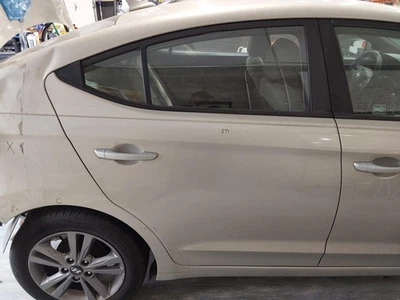 Used Rear Right Door Assembly Rear Side fits: 2017 Hyundai Elantra electric Seda - Image 1 of 4