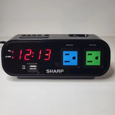 Despertador Sharp SPC137 com 2 tomadas 120V 5 ampères e plugue USB testado funcionando  - Imagem 1 de 4
