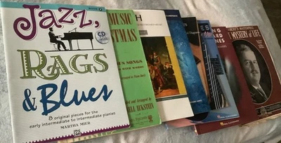 One Sheet Music and a  Lot of 7 Books Piano Voice Guitar Chords Songbooks - Image 1 of 4