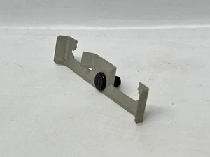 Clip multifunción 100PK nVent CADDY 4Z4S, varilla de 1/4′′ / cable #12‐#8, tornillo de 1/4′′ - Imagen 1 de 7