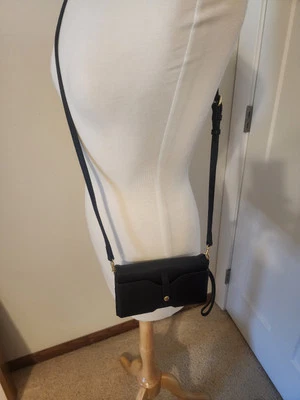 NOVA embreagem de couro preta Vince Camuto  - Imagem 1 de 4