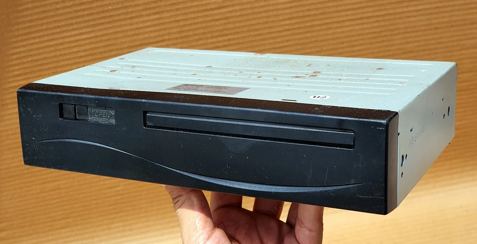 Reproductor de discos de navegación GPS Lexus, Toyota 86841-33060 OEM usado-se adapta a: Lexus, Toyota Foto 1 de 4