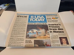 Vintage USA TODAY September 15, 1982 First Day Of Issue Complete w Folder Sleeve - Picture 1 of 3