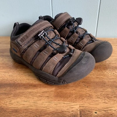 Keen Newport Youth Boy Brown Waterproof Hiking Sports Sandals Shoes Size 2Y - Image 1 of 4