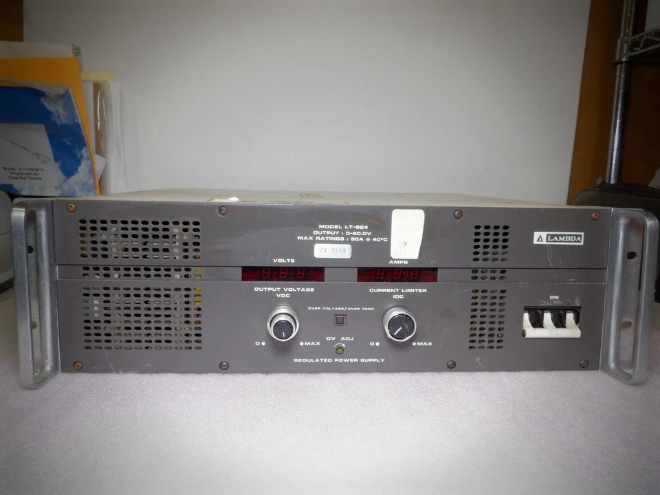 Fuente de alimentación regulada Lambda, modelo LT-824 Foto 1 de 4