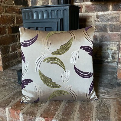 1011. Wings in Circle Jacquard Cushion Cover Various sizes - Image 1 of 2