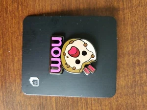 Twitchcon 2019 Official NomNom Pin 2019 Exclusive! - Bild 1 von 2