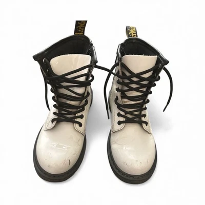 BOTAS DE COMBATE DR DOC MARTENS 1460J Juveniles Talla 2 Cuero Blanco Con Cordones *RASGUÑOS* Foto 1 de 4