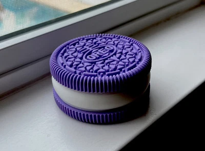 Contenedor Oreo púrpura impreso en 3D escondite discreto impresión 3D galleta Foto 1 de 4