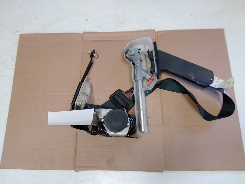 Conjunto retractor cinturón seguridad pasajero delantero Nissan Rogue 2008-2015 negro OEM Foto 1 de 1