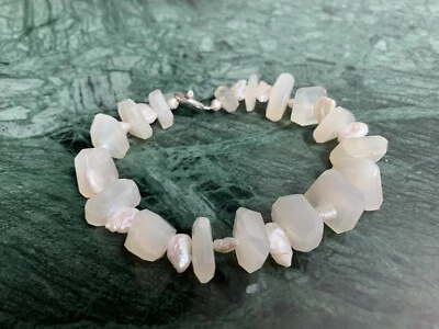 Moonstone and freshwater Pearl 925 Sterling silver Bracelet - Image 1 of 4