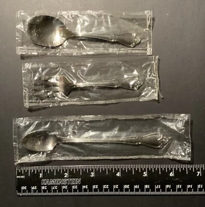 Lot of Three 1881 Rogers Stainless Oneida Rose Pattern Miniatures FW New Sealed - Bild 1 von 4