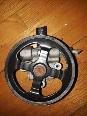 Bomba de dirección asistida Dodge Avenger Journey Chrysler Sebring Foto 1 de 4