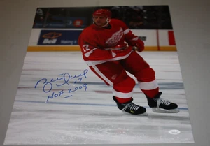 FOTO 16X20 FIRMADA AUTOGRAFIADA POR CASCO BRETT DETROIT RED WINGS CON PATIO TESTIGO JSA - Imagen 1 de 1