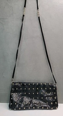 Cartera/cartera bandolera Joseph Charles negra de cuero genuino suave con tachuelas  Foto 1 de 4