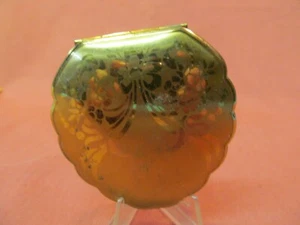 FLORAL SCALLOPED BRASS AMERICAN BEAUTY POWDER COMPACT - Bild 1 von 6