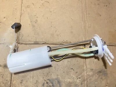 GM 15205630 Fuel Pump -- 2002-2004 Silverado Sierra w/ 5.3L FLEX Fuel -- NOS OEM - Image 1 of 4