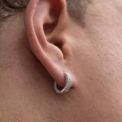 Pendiente de aro de diamantes cultivados de laboratorio único para hombre corte redondo 1,00 CT oro blanco de 14 K Foto 1 de 4