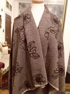 4y BROWN WOOL REVERSIBL HERRINBONE W/ FLOWERS WOOL BLEND CHI CHI DESIGNER FABRIC - Picture 1 of 7