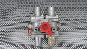 93470204 WABCO 4 Circuit Protection Valve - Picture 1 of 1
