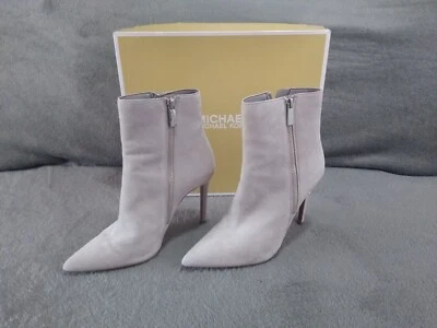 Botín Keke de gamuza Michael Kors para mujer tacón de 7 clavos 3" gris perla ver fotos Foto 1 de 4