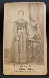 Woman w Hat on Table CDV Photo Cartes de Visite Photo 1870s DECORAH Iowa - Picture 1 of 7
