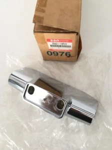 35621-10F00 ORIGINAL SUZUKI VL1500 INTRUDER BLINKERHALTER 1998-2014 - Bild 1 von 3