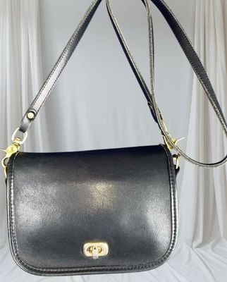 Cartera bandolera de cuero de frijol LL en muy buena condición negra Foto 1 de 4