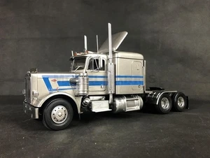 REVELL 12627 1/25 Peterbilt 359 - Foto 1 di 1