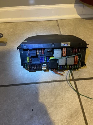 07-14 Mercedes-Benz C250 Front Fuse SAM Relay Box Control Module A 212 900 58 12 - Image 1 of 4