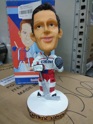 Dominik Hasek   Bobblehead NHL Cover