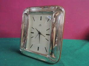 L68*- OROLOGIO SVEGLIA ARGENTO 925 - QUARZO TAVOLO REGALO PILA SILVER SUONERIA - Foto 1 di 9
