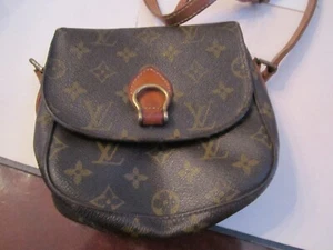 LOUIS VUITTON MESSENGER PM MONOGRAM HANDBAG 7 1/2" X 7 1/2" X 2" & 25" STRAPS - Picture 1 of 9