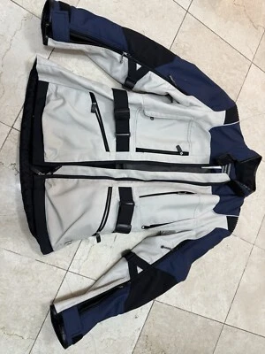 Jaqueta BMW Motorad Santiago Feminina Tamanho 36 Costas, Cotovelo, Ombro, Proteção Traseira - Imagem 1 de 3