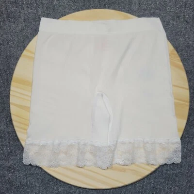 Breezies Bragas Suavizantes Sin Costuras Pantalones Cortos Medio Muslo con Ribete Liso y Encaje Foto 1 de 2