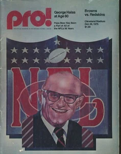 PRO!  NFL MAGAZINE 1975  George Halas Bears on Cover Browns vs Redskins 10/26/75 - Picture 1 of 2
