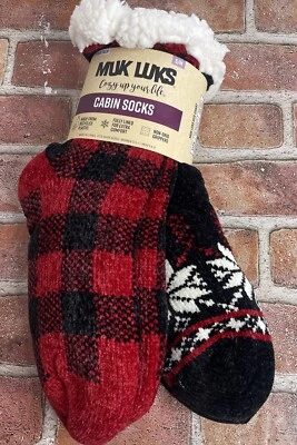 Calcetines de cabina MUK LUKS 2pk rojo-negro a cuadros y escamas negro-blanco, con empuñaduras antideslizantes Foto 1 de 4