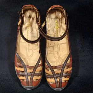 J-41 Adventure On Escapade Riemchensandalen Größe 8M Damenschuhe bedeckte Zehen - Bild 1 von 6