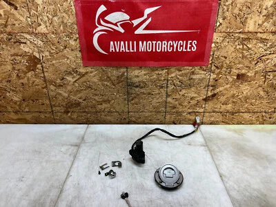 04 05 06 2004 2005 2006 YAMAHA YZFR1 YZF R1 LOCK SET KEY SET IGNITION SWITCH CAP - Image 1 of 4