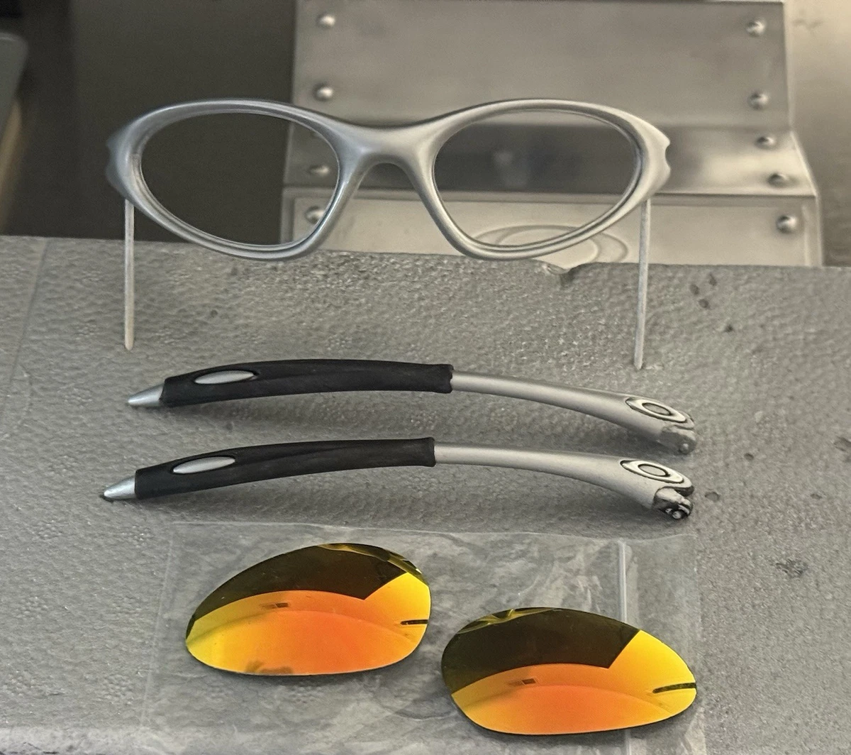 OAKLEY MINUTE（希少） Preços baixos em Oakley Minute | eBay