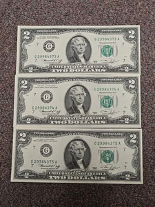 Lot 3 1976 Chicago, IL Consecutive Serial Number $2 Federal Reserve Banknotes - Picture 1 of 3
