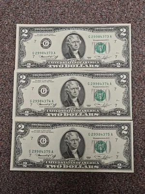 Lot 3 1976 Chicago, IL Consecutive Serial Number $2 Federal Reserve Banknotes - Image 1 of 3
