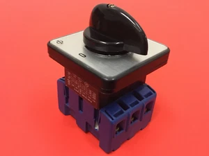 Kraus & Naimer - P/N: KG41B - Load Switch - Picture 1 of 5